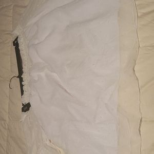 Off the shoulder top med